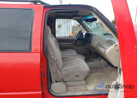 1996 Chevrolet Suburban K1500 from USA, damaged, VIN 3GNFK16R1TG103208